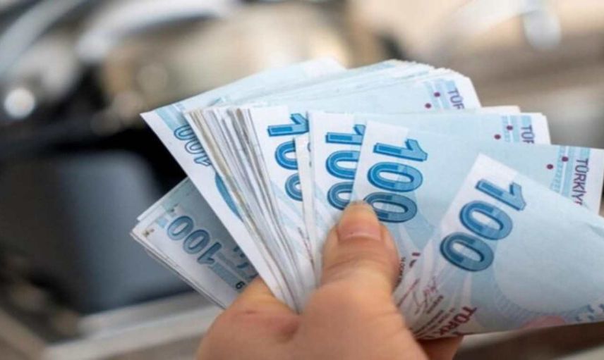 Emekli ve memur maaşı netleşti! En az yüzde 35 zam oranı maaşlara yansıtılmayı bekliyor