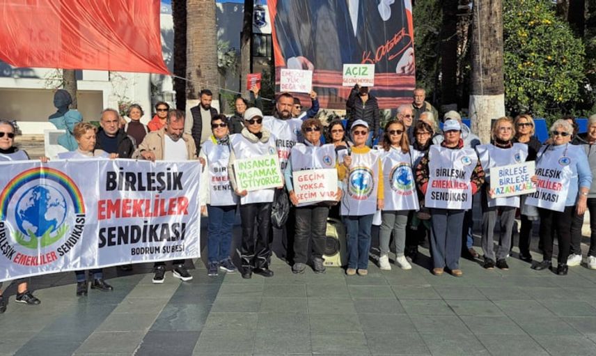 Emeklilerden ''Bıçak Kemiğe Dayandı'' eylemi