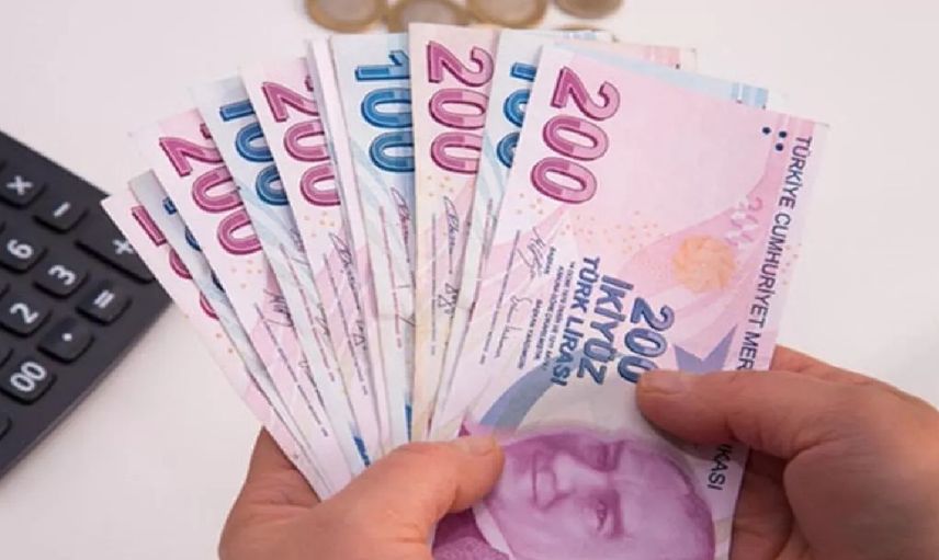 Emekliye iyi haber! Kredi çekmek iseyip çekemeyen emekliye devlet bankalarından kredi! Ziraat Bankası başladı sırada Halkbank var!