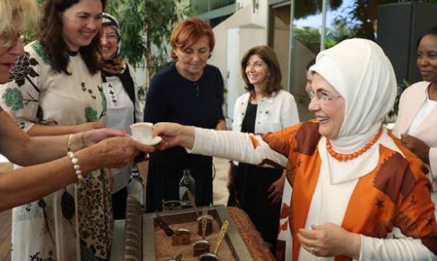 Emine Erdoğan Uluslararası Temaslarına Devam Ediyor! Antalya'da Liderlerin Eşleriyle Görüştü