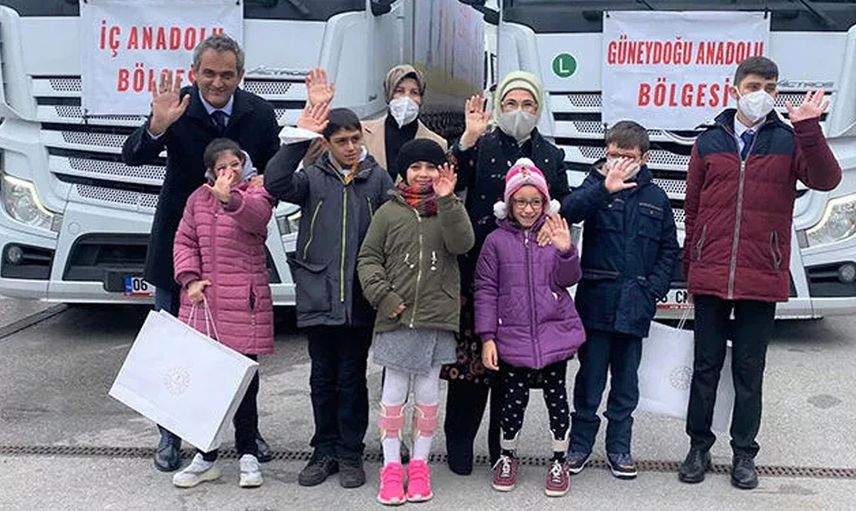 Emine Erdoğan ve Bakan Özer'den Özel öğrencilere Özel Materyaller