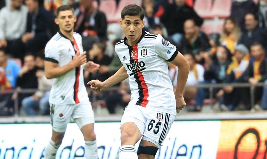 Emirhan İlkhan, Beşiktaş'ta Valerien Ismael'in kendisine güvendiğini ve bu yüzden de daha rahat oynadığını söyledi