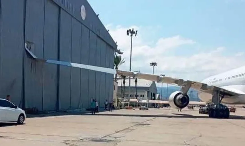 Emmanuel Macron'un Uçağı Kaza Yaptı
