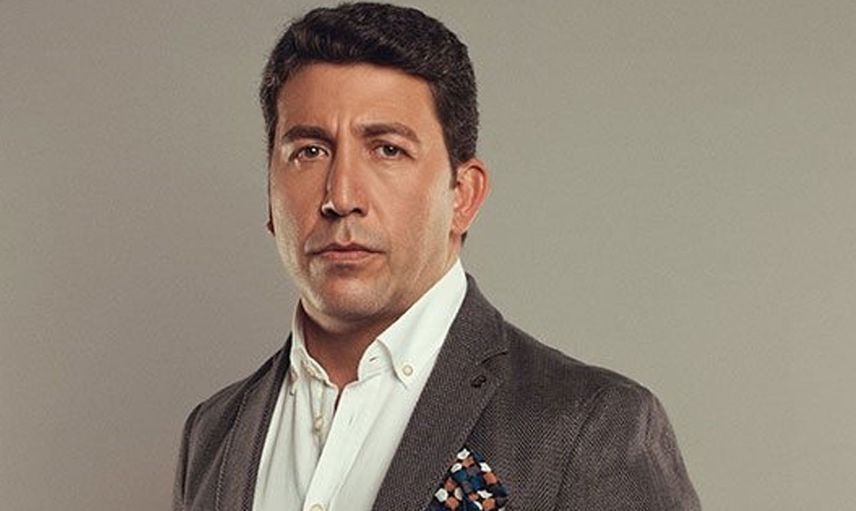 Emre Kınay'la röportaj yapmak isteyen muhabir Mustafa Ağdağ'a hakaret eden ünlü oyuncunun yargılanmasına başlandı