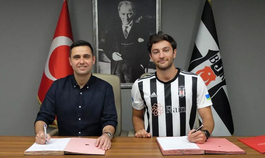 Emrecan Uzunhan: Beşiktaş ile sözleşme imzalarken heyecandan ellerim titredi