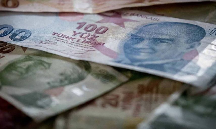 En düşük emekli maaşı için yeni gelişme: AK Parti’den açıklama geldi