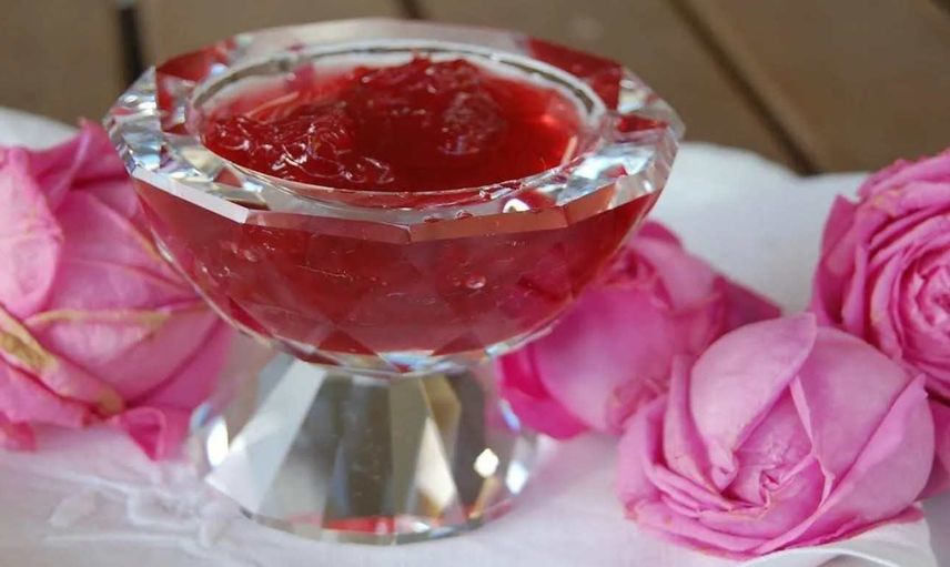 En kolay gül reçeli nasıl yapılır? Vitamin ve mineral deposu Gül reçeli tarifi