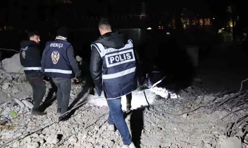 Enkazdan çığlık sesi geldi! Ekipler harekete geçti
