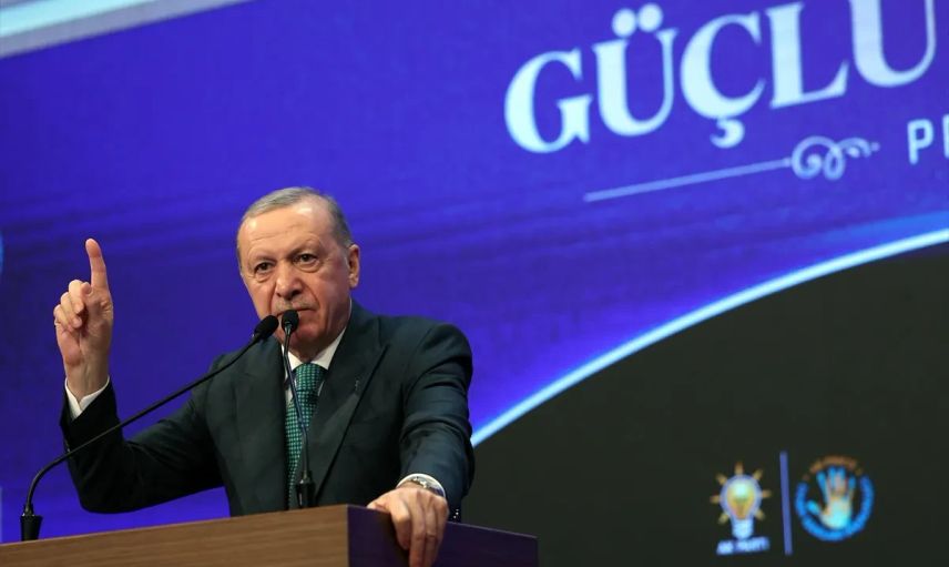 Erdoğan’dan Özel’e: “Suç Örgütüne Posta Güvercini Olmak Marifet Değil”