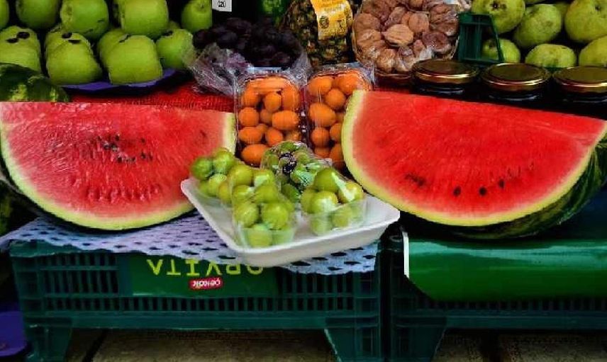 Erik fiyatları ne kadar oldu? Tezgahlara çıkan erik fiyatları dudak uçuklattı