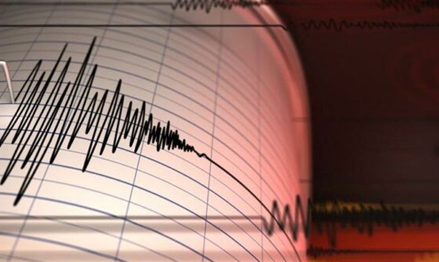 Erzincan’da korkutan deprem: Vatandaş sokağa döküldü