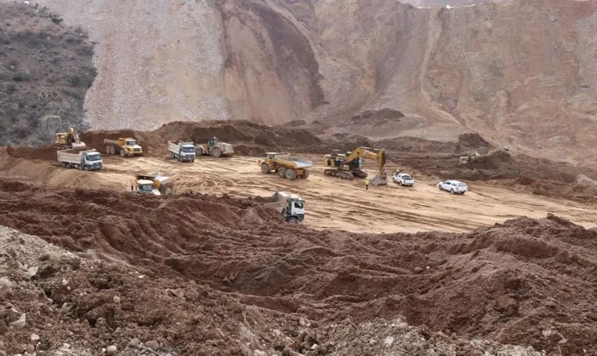 Erzincan’da Son Dakika! Maden ocağında toprak altında bir araca ulaşıldı!