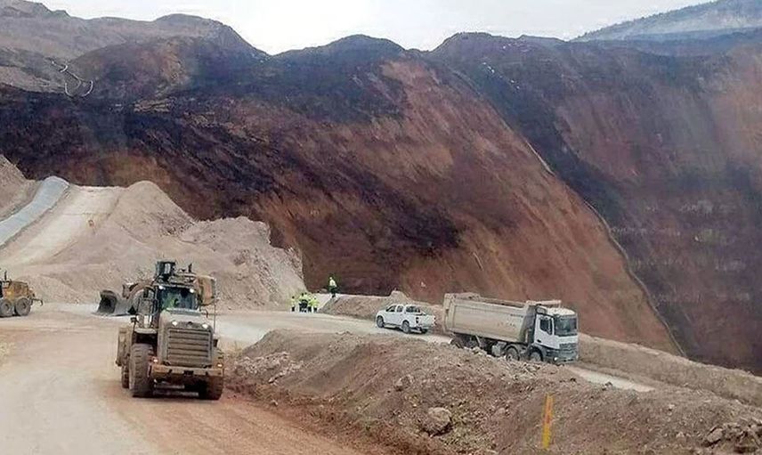 Erzincan’daki göçük altında kalan 1 işçiye ulaşıldı!