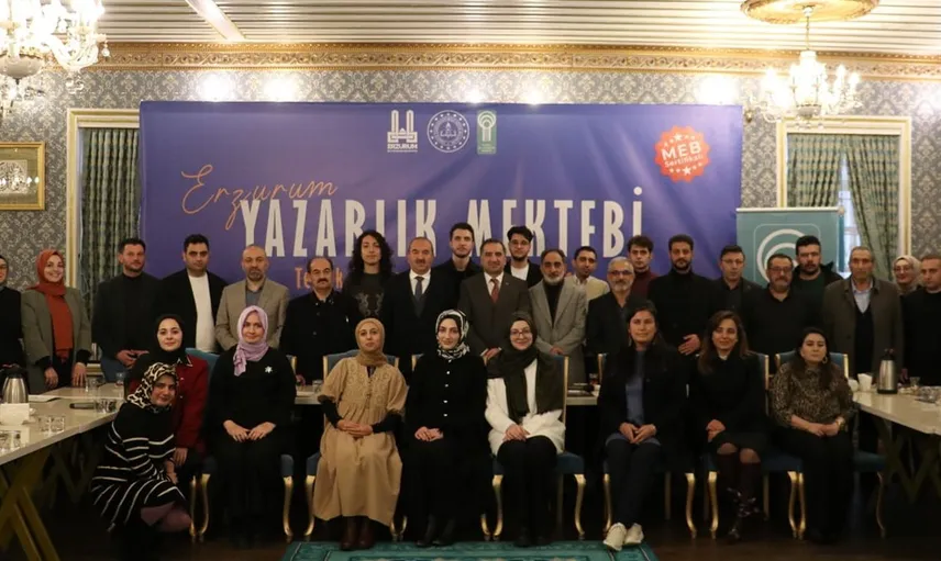 Erzurum'da Genç Yazarlar Sertifikalarını Aldı
