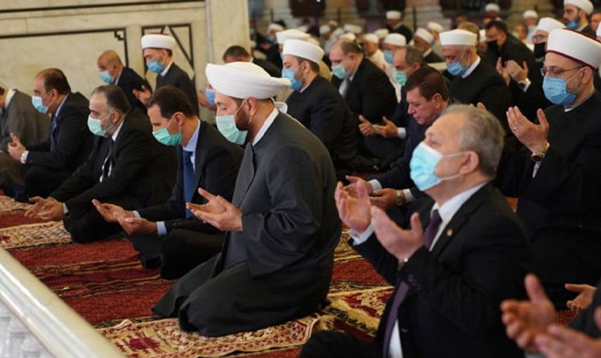 Esad, Ramazan Bayramı Namazını Emevi Camii'nde Kıldı