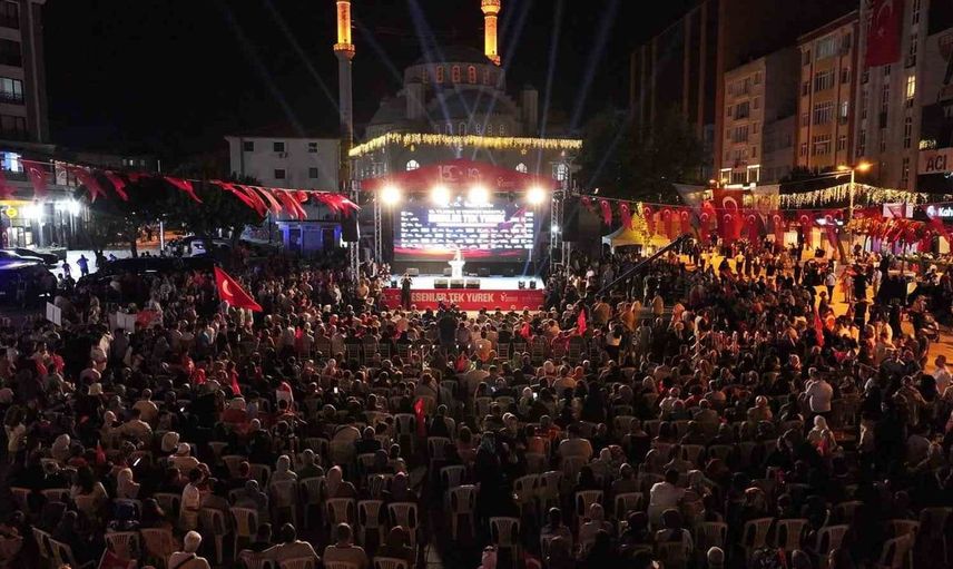 Esenler'de 253 metrelik bayrakla 15 Temmuz şehitleri anıldı