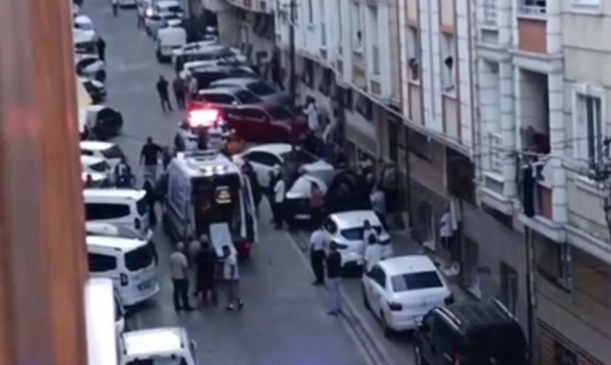 Esenyurt’ta gece yarısı silahlı saldırı: 1 kişi hayatını kaybetti