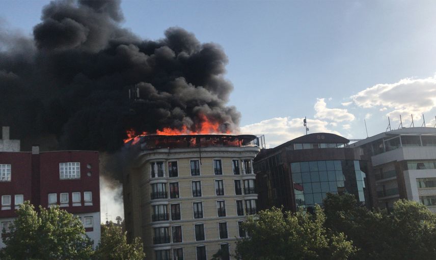 Esenyurt’ta korkutan yangın: Duman metrelerce yükseldi