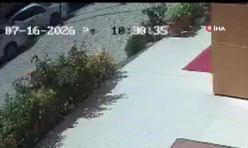 Esenyurt'ta yaşlı adama silahlı saldırı anları güvenlik kamerasında