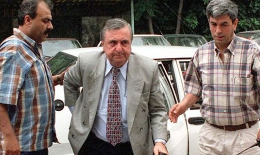 Eski Bakan Bıçaklanarak Öldürüldü 