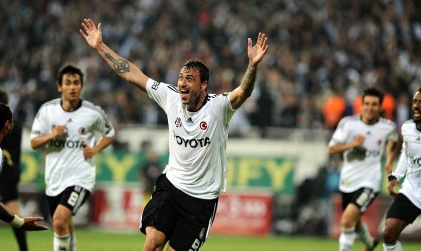 Eski Beşiktaşlı Hugo Almeida, taraftarların eleştirildiği Michy Batshuayi'ye tavsiyelerde bulundu