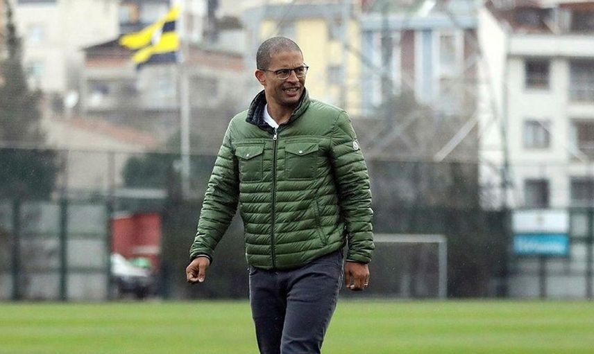 Eski Fenerbahçeli Alex de Souza A Takım Teknik Direktörü Olmaya Hak Kazandı!