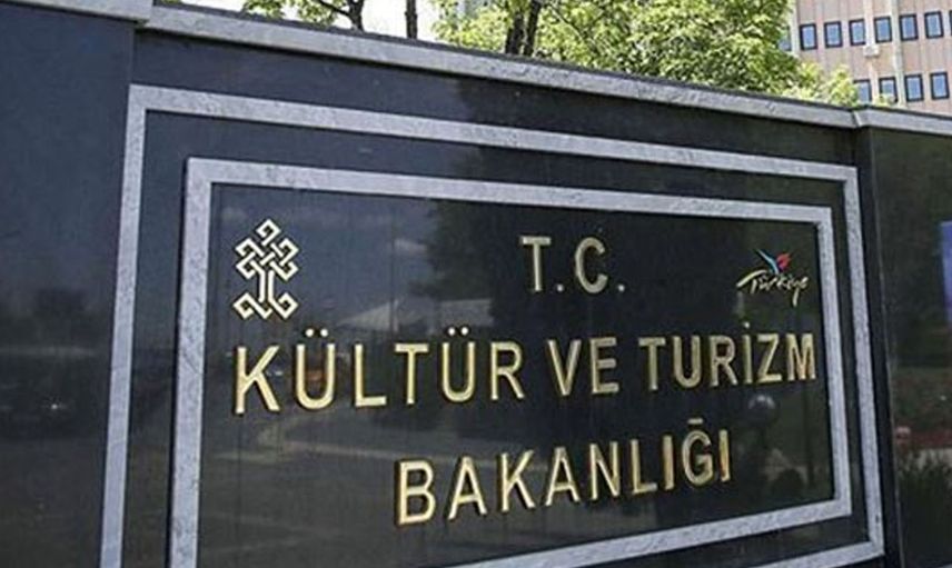 Eski Turizm Bakanı Ve AK Parti Genel Başkan Danışmanı Güldal Akşit Hayatını Kaybetti!
