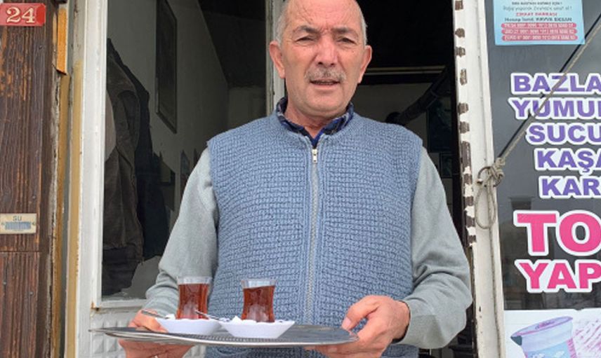 Eskiden belediye başkanıydı şimdi ise çaycılık yapıyor