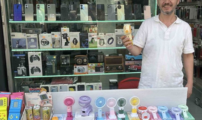 Eskişehir'de el pervanesi yaz aylarının vazgeçilmezi haline geldi