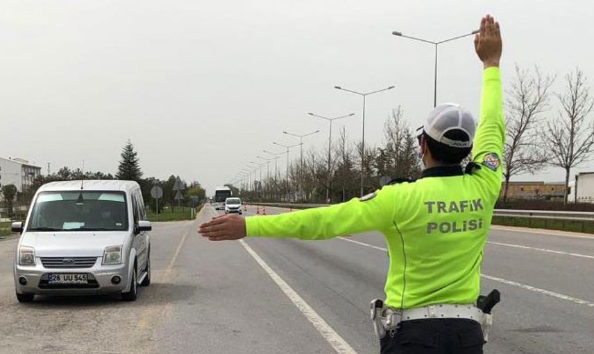 Eskişehir’de Şehir Giriş Çıkışlarında Denetimler Sürüyor
