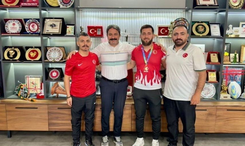 Eskişehirli güreşçiler Türkiye İkincisi oldu