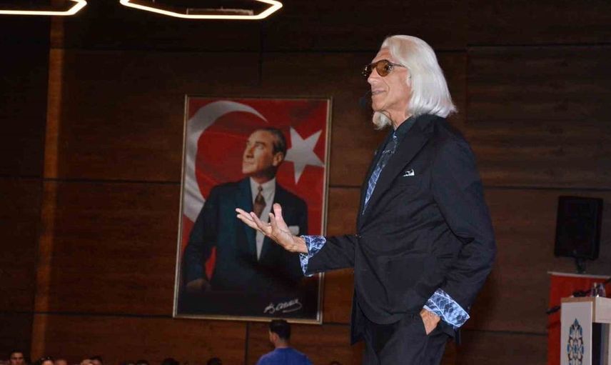 Esmiad’dan bir ilk: Sinan Ergin, Eskişehir’de sevenleriyle buluştu