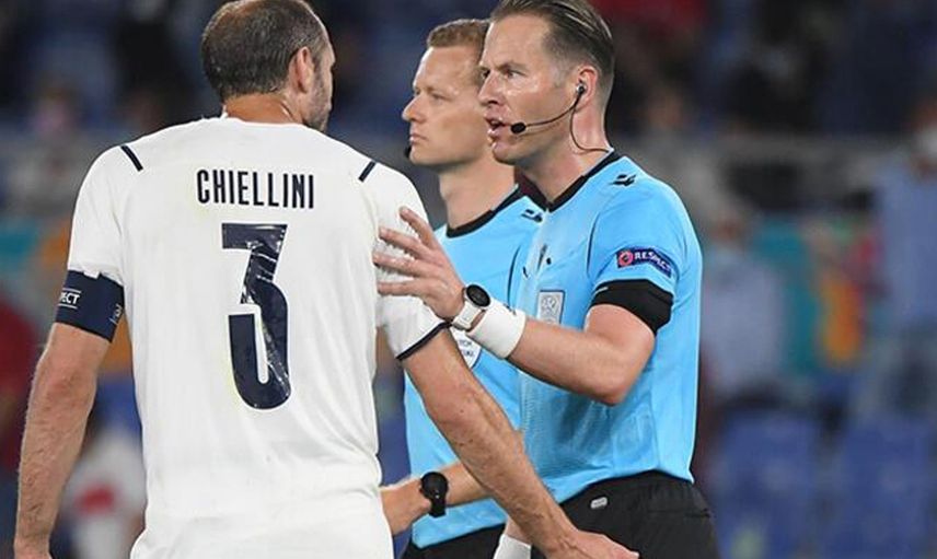 EURO2020 Türkiye İtalya Maçının Hollandalı Hakemi, Zeki Çelik'in Pozisyonuna Neden Penaltı Vermedi?