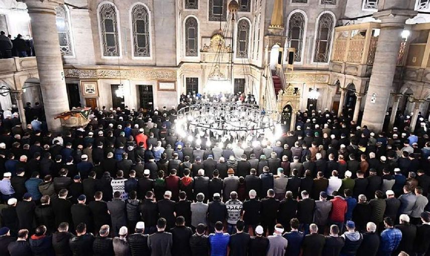 Evde teravih kılınır mı, nasıl kılınır? Rekat rekat evde teravih kılınışı