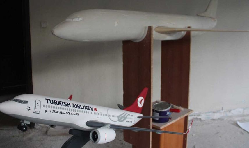 Evinde yaptığı maket uçak için Almanya'dan 25 bin TL!