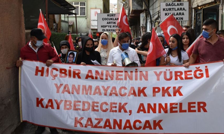Evlat Nöbeti Tutan 3 Aile Hakkarili Annelere Umut Oldu