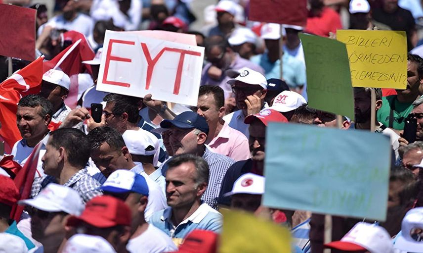 EYT’de son 3 güne girildi: Emekli olmak isteyenler hazırlıklarınızı tamamlayın