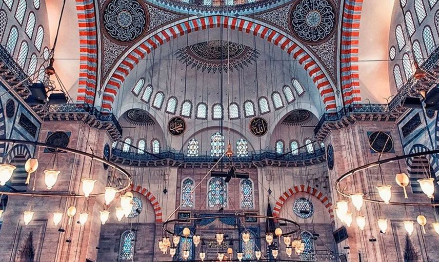 Ezan Nasıl Okunur, Sözlerinin Türkçesi ve Arapçası Nedir?