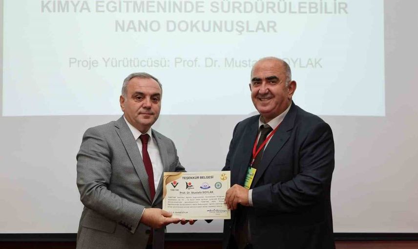 Kimya öğretmenleri eğitim programında sürdürülebilirlik üzerine buluştu