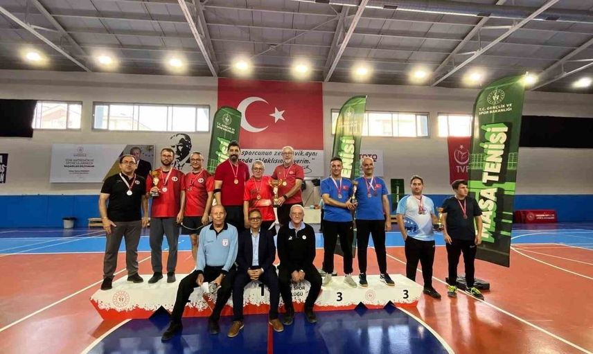 Eskişehir'de kamu spor oyunları masa tenisi şampiyonu belirlendi