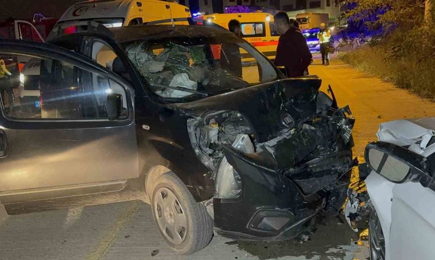 Samsun'da kazada 5 kişi yaralandı, kaza anı araştırılıyor
