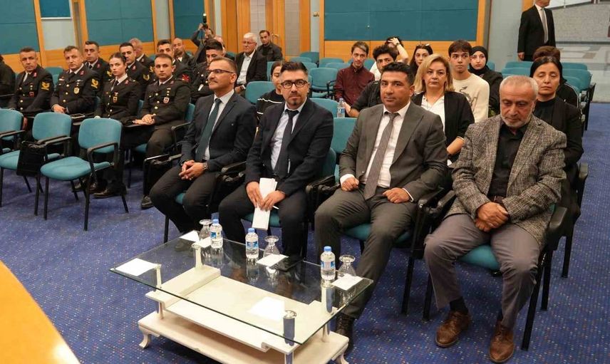 Cumhuriyet’in geleceği gençlerin elinde: Dr. Kara'dan önemli tavsiyeler