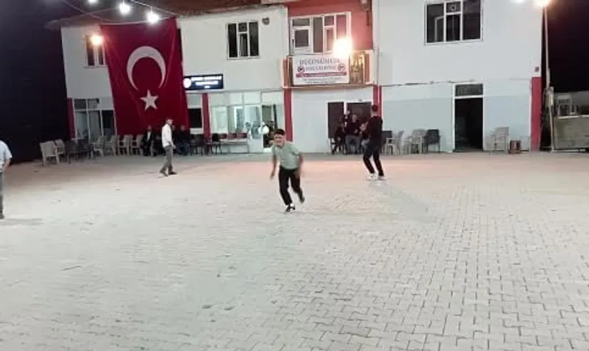 Düğünlerde eğlencenin yeni yüzü: Takla atan gençler viral oldu