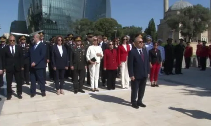Azerbaycan'da 30 Ağustos Zafer Bayramı coşkuyla kutlandı
