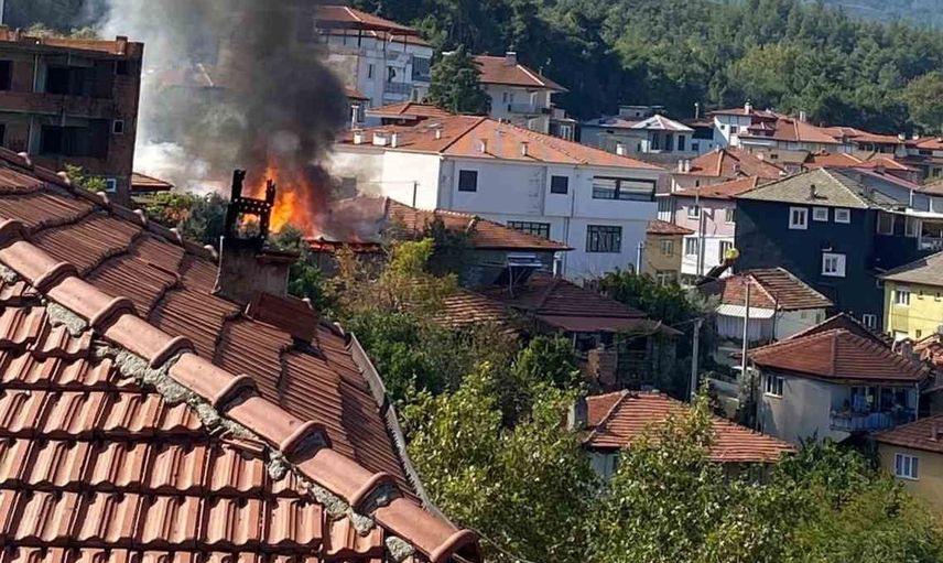 Pamukkale'de müstakil evde yangın: Kullanılamaz hale geldi