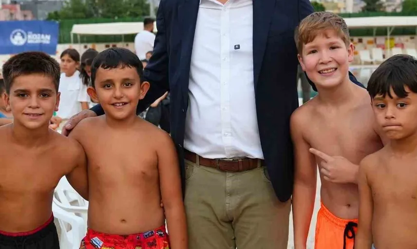 Kozan'da yaz kurslarıyla 2 bin öğrenci spor ve sanatla buluştu