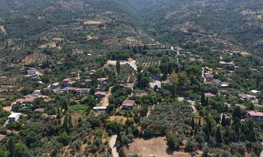 Beydağlı çiftçilerin 30 yıllık susuzluğu sona erdi: Yeni sulama tesisi hizmete girdi