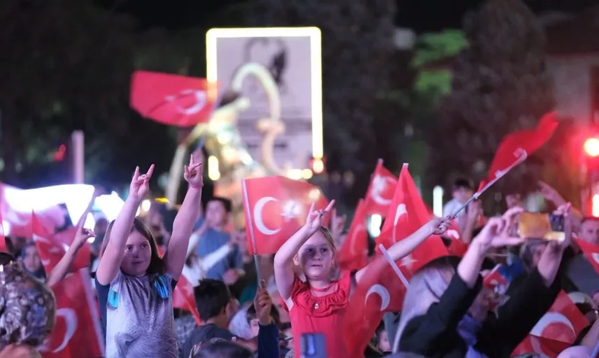 Erzincan'da mustafa yıldızdoğan coşkusu: dörtyol meydanı doldu taştı