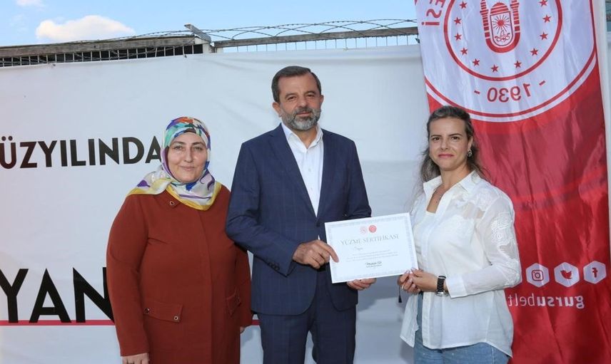 Gürsu'da kadınlar yaz boyunca yüzme öğrendi