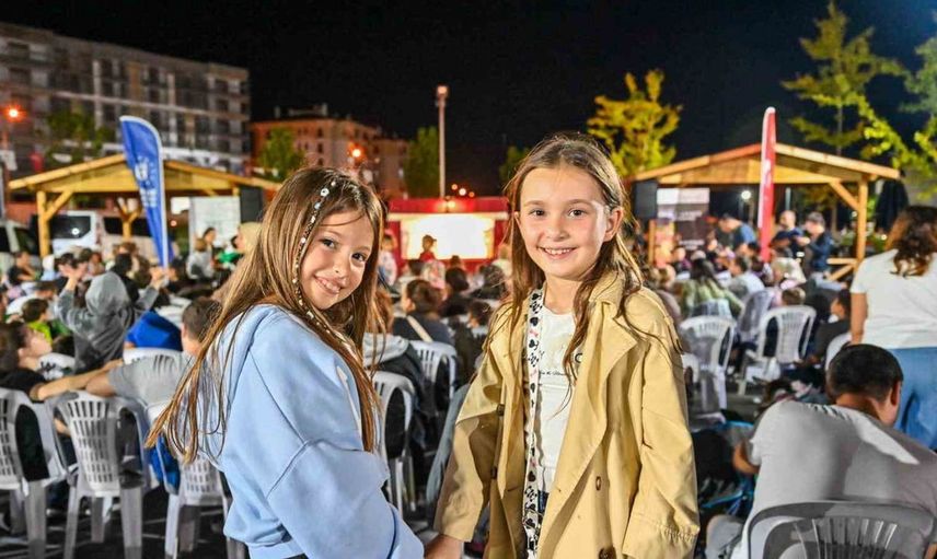 Bursalılar kukla ve Karagöz buluşmasında kaynaştı